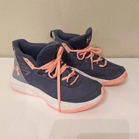 Under Armour Grey Blue with Peach Sneakers Size 5Y - Picture 3 of 6